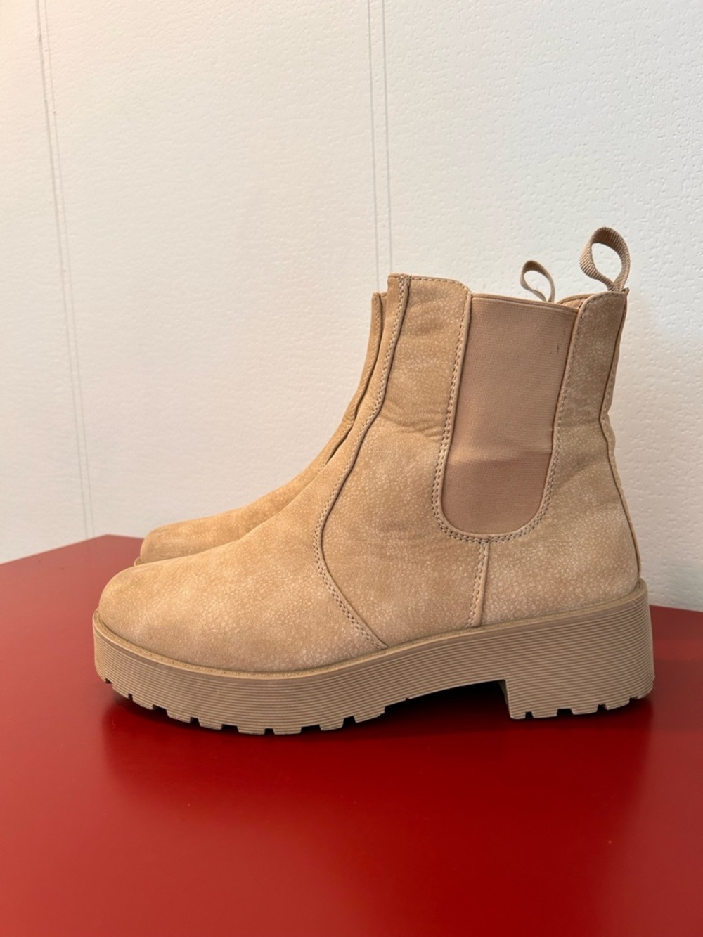 Dirty Laundry Women’s  Margo Chelsea Booties Size 9.5 - Picture 3 of 9